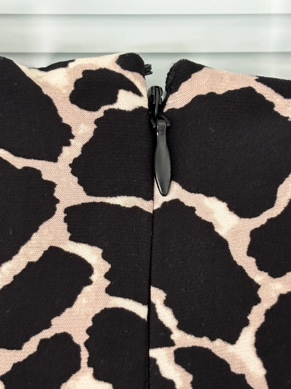 Anne Klein Giraffe Print V-Neck Jumpsuit Sz 6